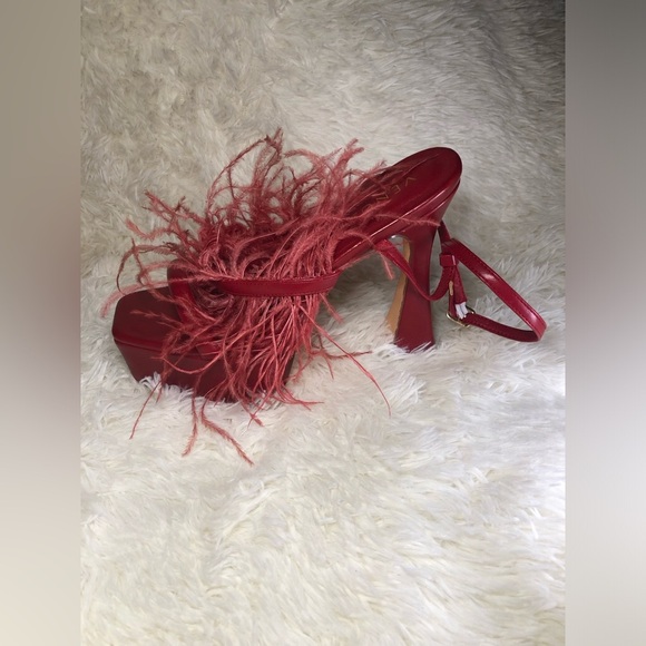 VENUS Red Platform Heels with Feather Detail NWOT size 9 - Picture 8 of 15